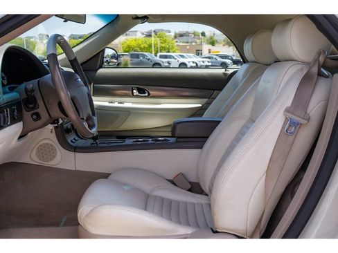 Used 2005 Ford Thunderbird 50th Anniversary RWD image 13