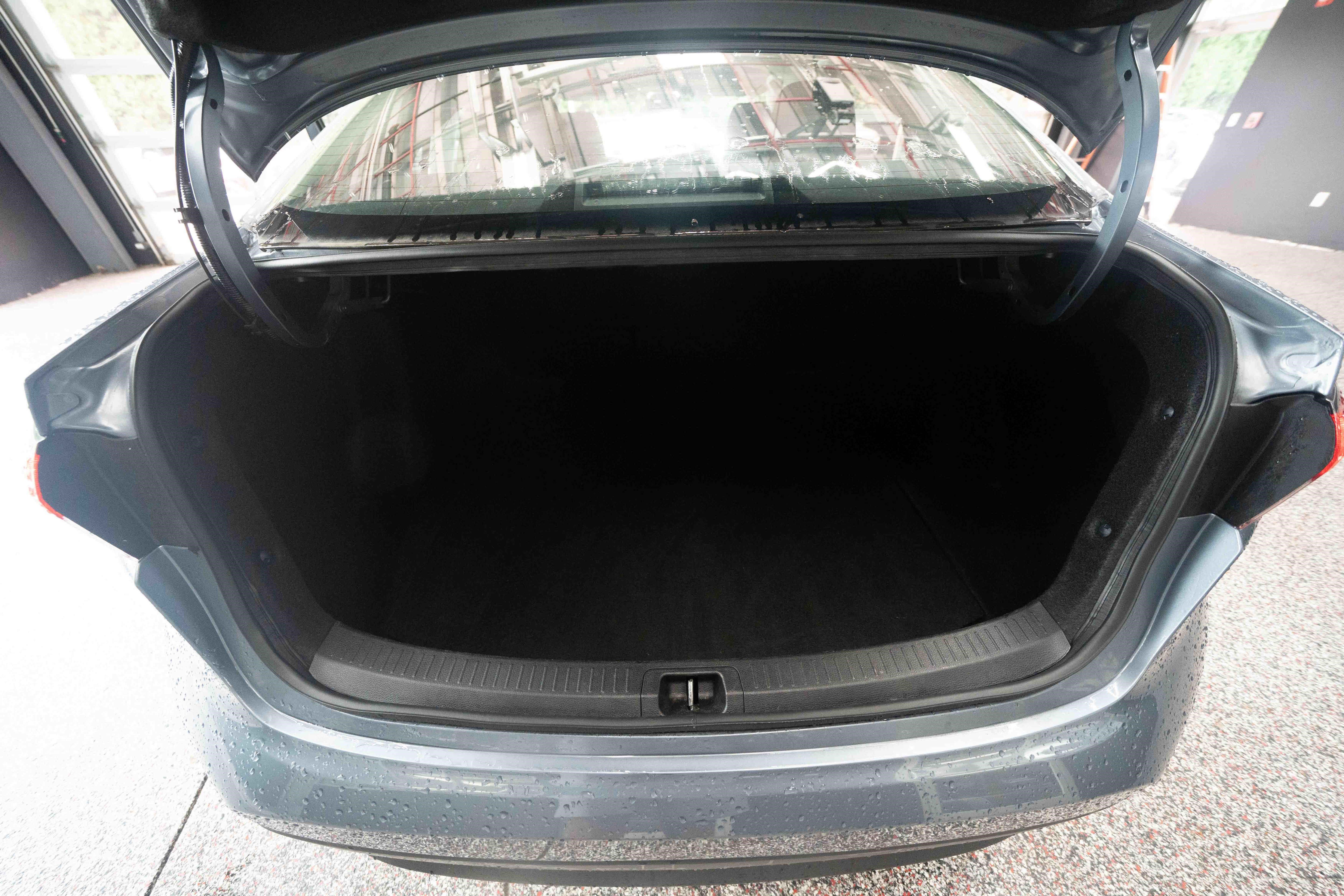 Used 2024 Toyota Corolla LE FWD image 27