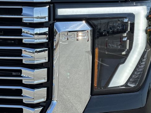 New 2025 GMC Sierra 2500 Denali w/ Denali Reserve Package image 5