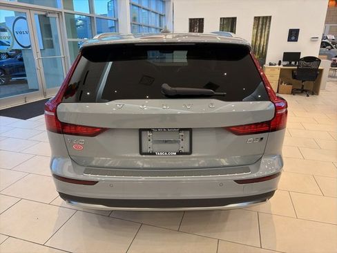 New 2026 Volvo V60 B5 Cross Country Ultra w/ Protection Package Premier image 4