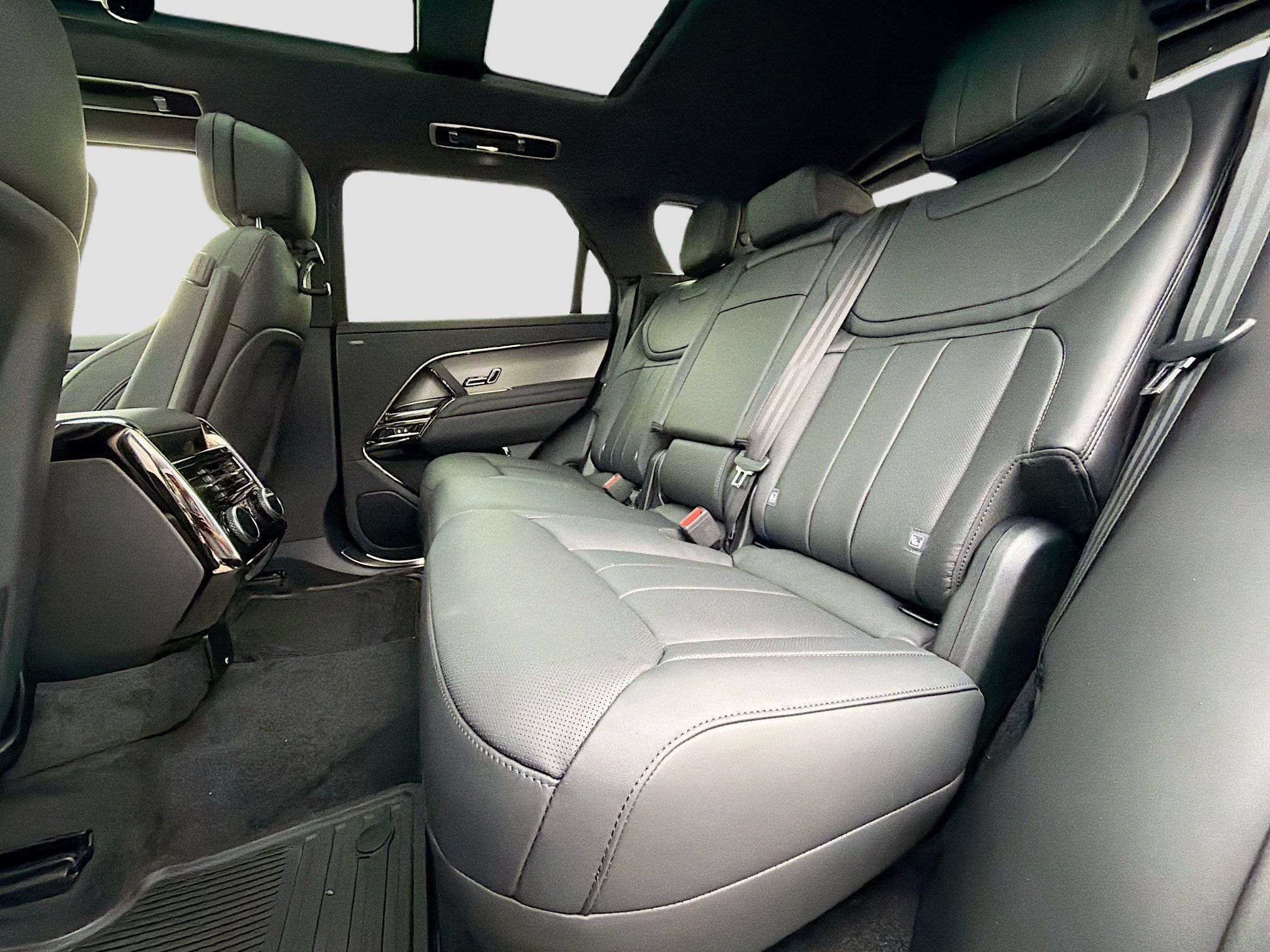 New 2026 Land Rover Range Rover Sport SE AWD/4WD image 22