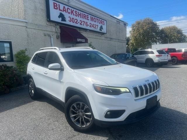 Used 2019 Jeep Cherokee Latitude Plus w/ Cold Weather Group AWD/4WD image 1