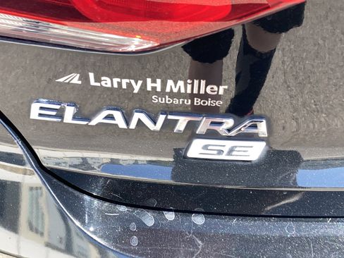 Used 2017 Hyundai Elantra SE FWD image 26