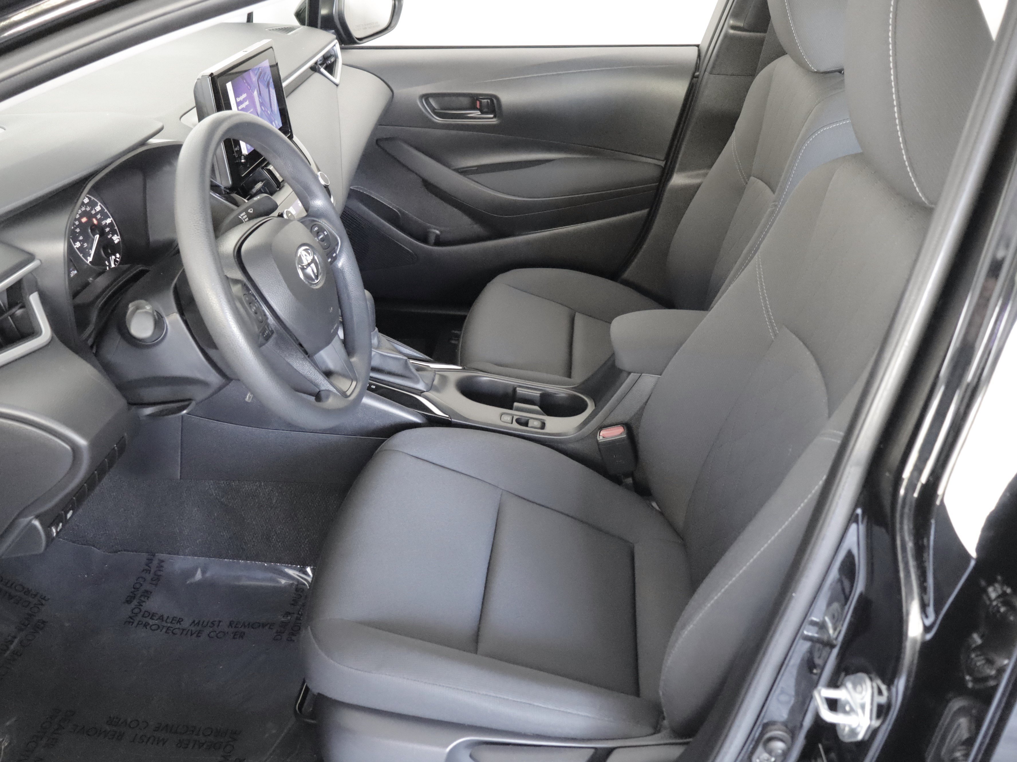 Used 2024 Toyota Corolla LE FWD image 7
