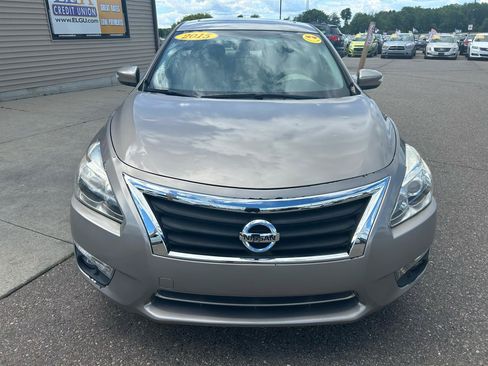 Used 2015 Nissan Altima 2.5 SL w/ Technology Package FWD image 2
