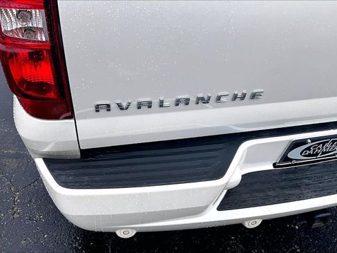 Used 2013 Chevrolet Avalanche LTZ RWD image 6