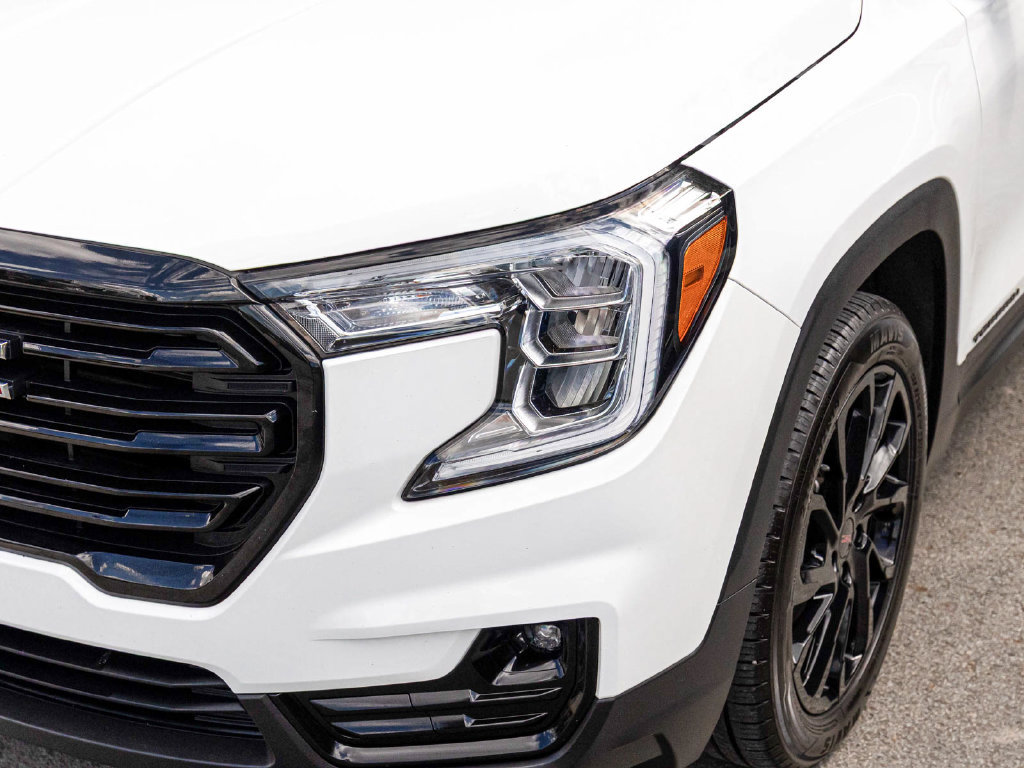 Used 2024 GMC Terrain SLT w/ Elevation Edition AWD/4WD image 36