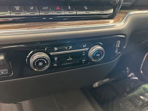 Used 2024 Chevrolet Silverado 2500 LT image 46