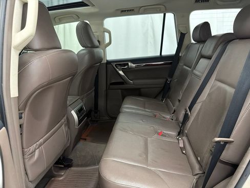 Used 2016 Lexus GX 460 w/ Premium Package AWD/4WD image 23