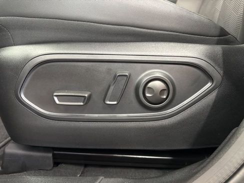 New 2026 Jeep Cherokee Overland image 28