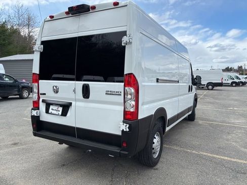 Used 2023 RAM ProMaster 2500 FWD image 3