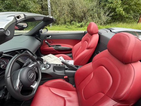 Used 2011 Audi R8 V10 AWD/4WD image 24
