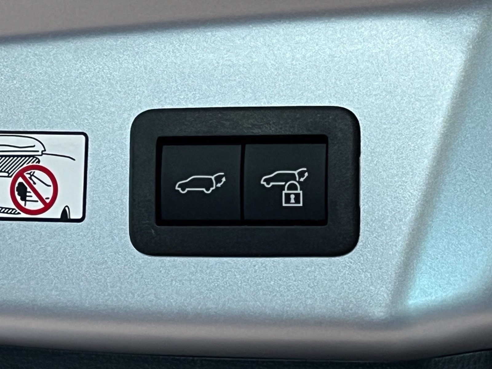 New 2027 Toyota Prius Plug-In Hybrid w/ Limited Premium Package FWD image 9