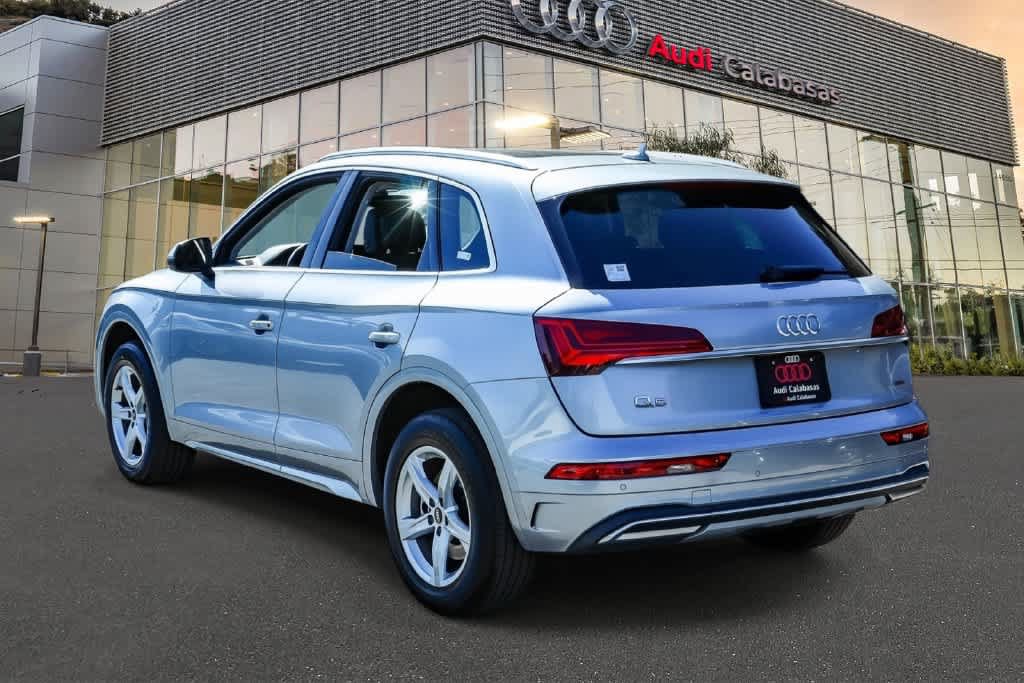 Used 2022 Audi Q5 2.0T Premium w/ Convenience Package AWD/4WD image 4
