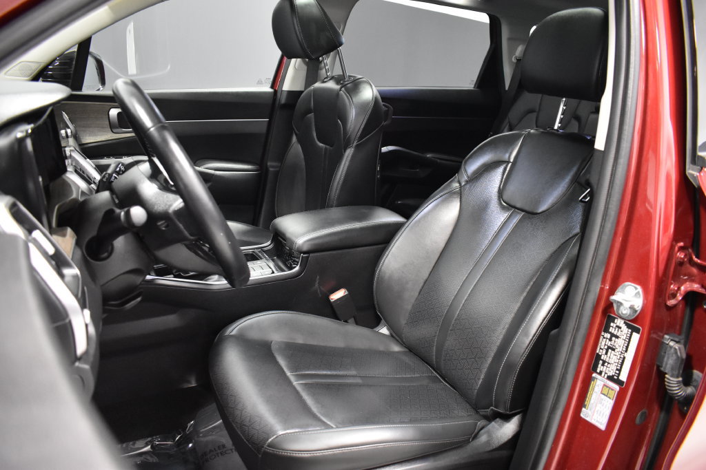 Used 2023 Kia Sorento S w/ Panoramic Sunroof Package AWD/4WD image 5