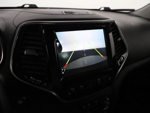 Used 2019 Jeep Cherokee Overland w/ Technology Group image 23