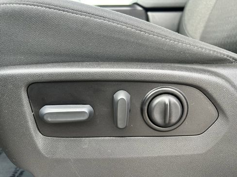 Used 2022 GMC Sierra 1500 SLE image 21