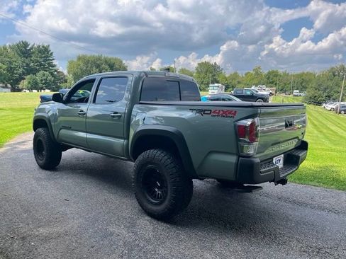 Used 2023 Toyota Tacoma TRD Off-Road AWD/4WD image 7