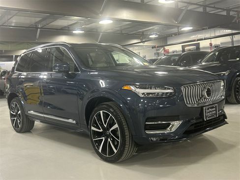 Certified 2024 Volvo XC90 B6 Plus image 1