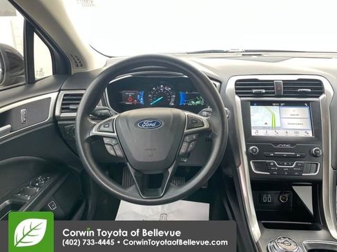 Used 2019 Ford Fusion SE image 21