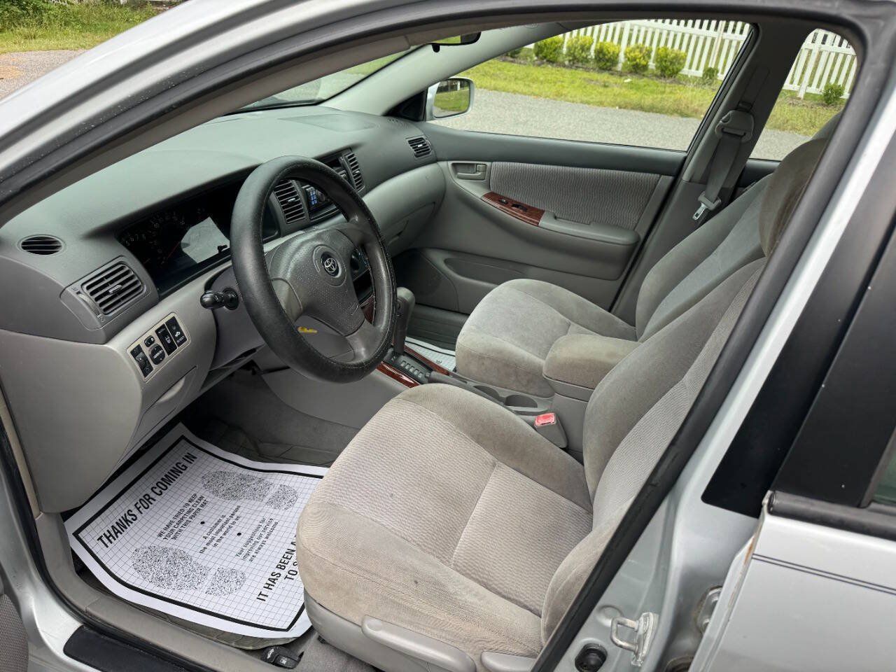 Used 2005 Toyota Corolla LE FWD image 9