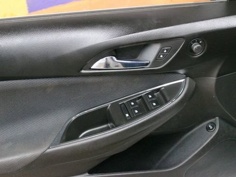 Used 2018 Chevrolet Cruze LT FWD image 12