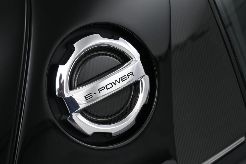 Used 2015 Porsche 918 Spyder AWD/4WD image 35