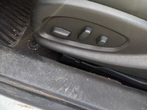Used 2018 Chevrolet Impala LT FWD image 13