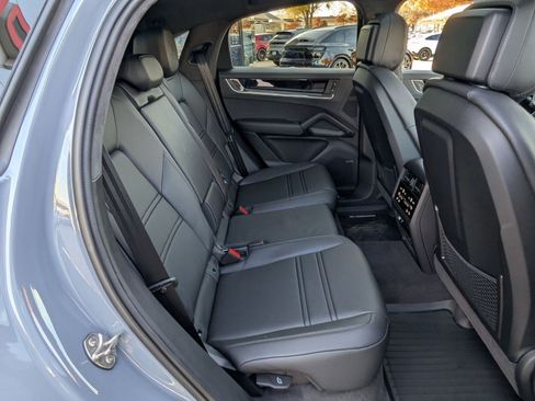 New 2026 Porsche Cayenne Turbo image 24