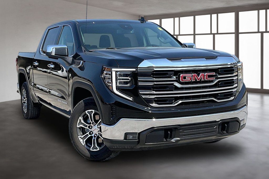 Used 2025 GMC Sierra 1500 SLT RWD image 3