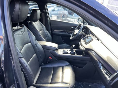 Used 2022 Cadillac XT4 Luxury w/ Cold Weather Package image 25