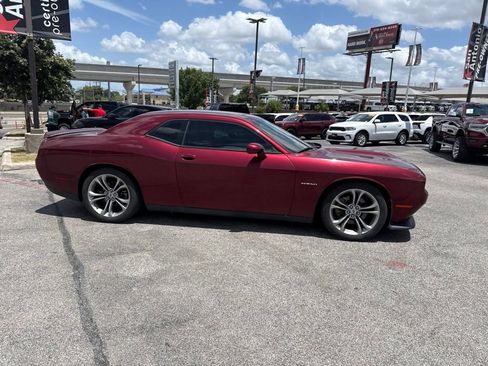 Used 2022 Dodge Challenger R/T RWD image 6