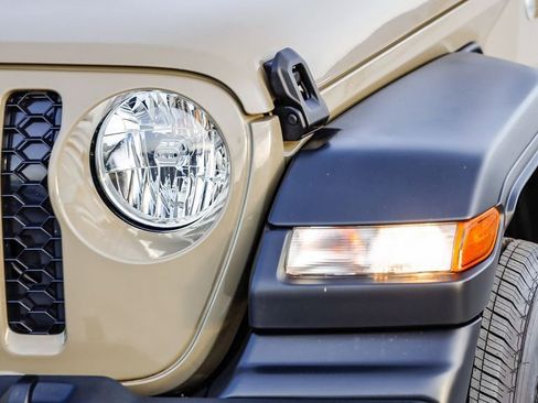 Certified 2020 Jeep Gladiator Sport image 5