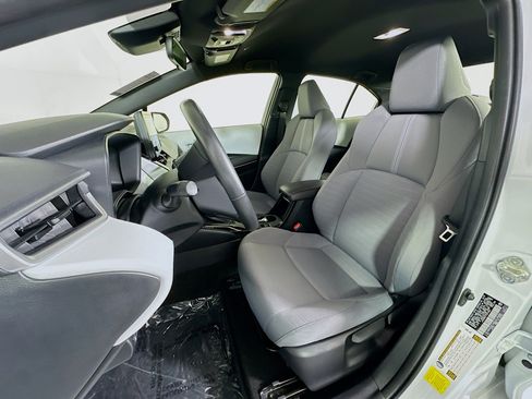 Used 2023 Toyota Corolla SE image 12
