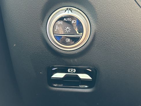 Certified 2025 Mercedes-Benz CLE 300 4MATIC Cabriolet image 35