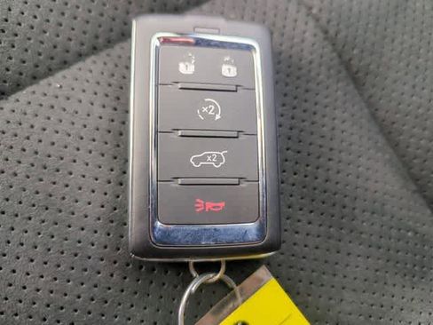 Used 2024 Jeep Grand Cherokee L Laredo image 34