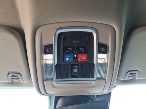 Used 2022 RAM 1500 Laramie AWD/4WD image 30