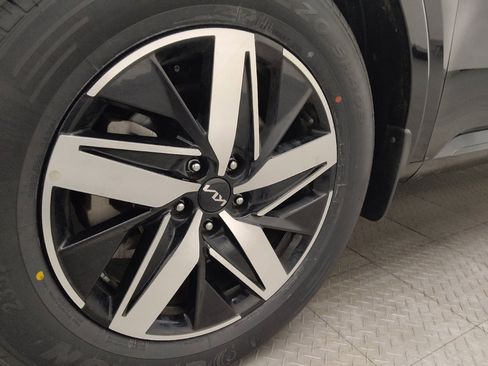 Used 2023 Kia Sorento S FWD image 31