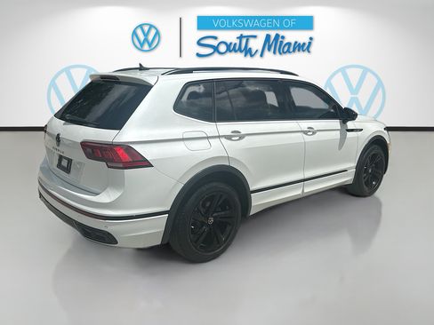 Used 2023 Volkswagen Tiguan SE R-Line FWD image 7