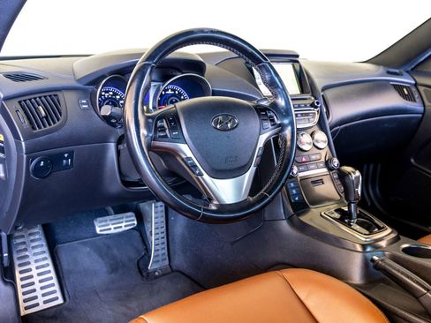 Used 2016 Hyundai Genesis Coupe 3.8 image 17