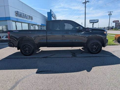 Used 2019 Chevrolet Silverado 1500 Custom Trail Boss w/ Custom Convenience Package AWD/4WD image 2