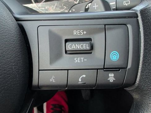 Used 2024 Nissan Rogue SV AWD/4WD image 28