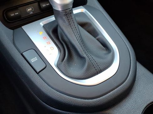 Used 2023 Kia Forte LXS image 28