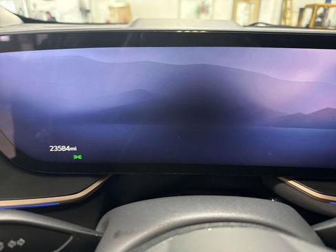 Certified 2025 Buick Envision Sport Touring image 18