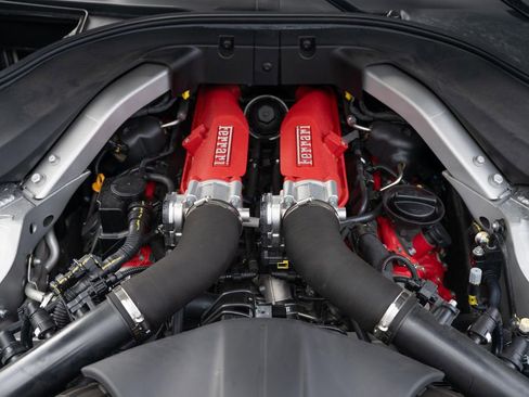 Certified 2019 Ferrari Portofino image 13