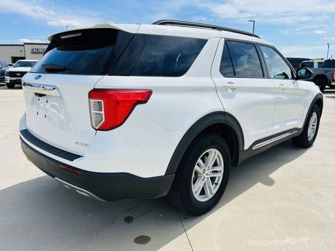 Used 2024 Ford Explorer XLT w/ Equipment Group 202A AWD/4WD image 40