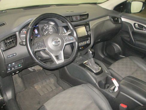 Used 2020 Nissan Rogue Sport SV w/ Technology Package image 15