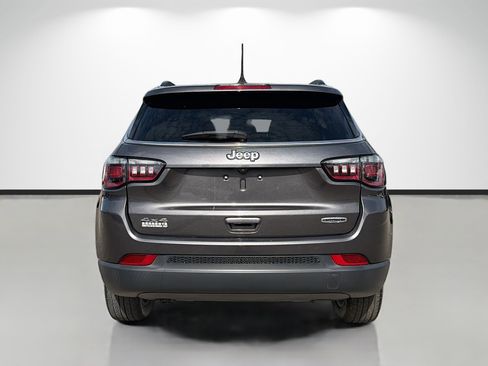 Used 2023 Jeep Compass Latitude AWD/4WD image 4
