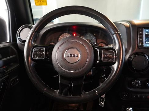 Used 2017 Jeep Wrangler Unlimited Sahara AWD/4WD image 16