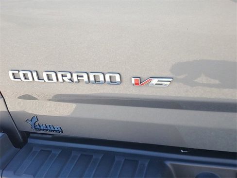 Used 2020 Chevrolet Colorado LT image 6